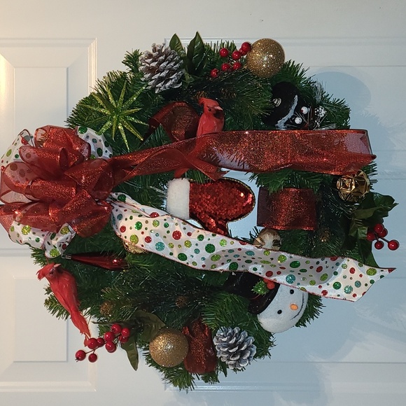 Christmas wreath - Picture 1 of 8